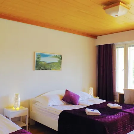 Arctic Heart בית הארחה 3*