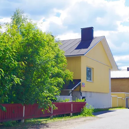 Arctic Heart בית הארחה 3*